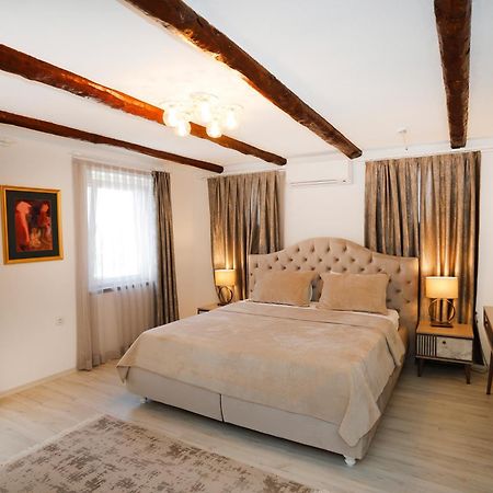 Flag Suites +12 Bodrum Bilik gambar