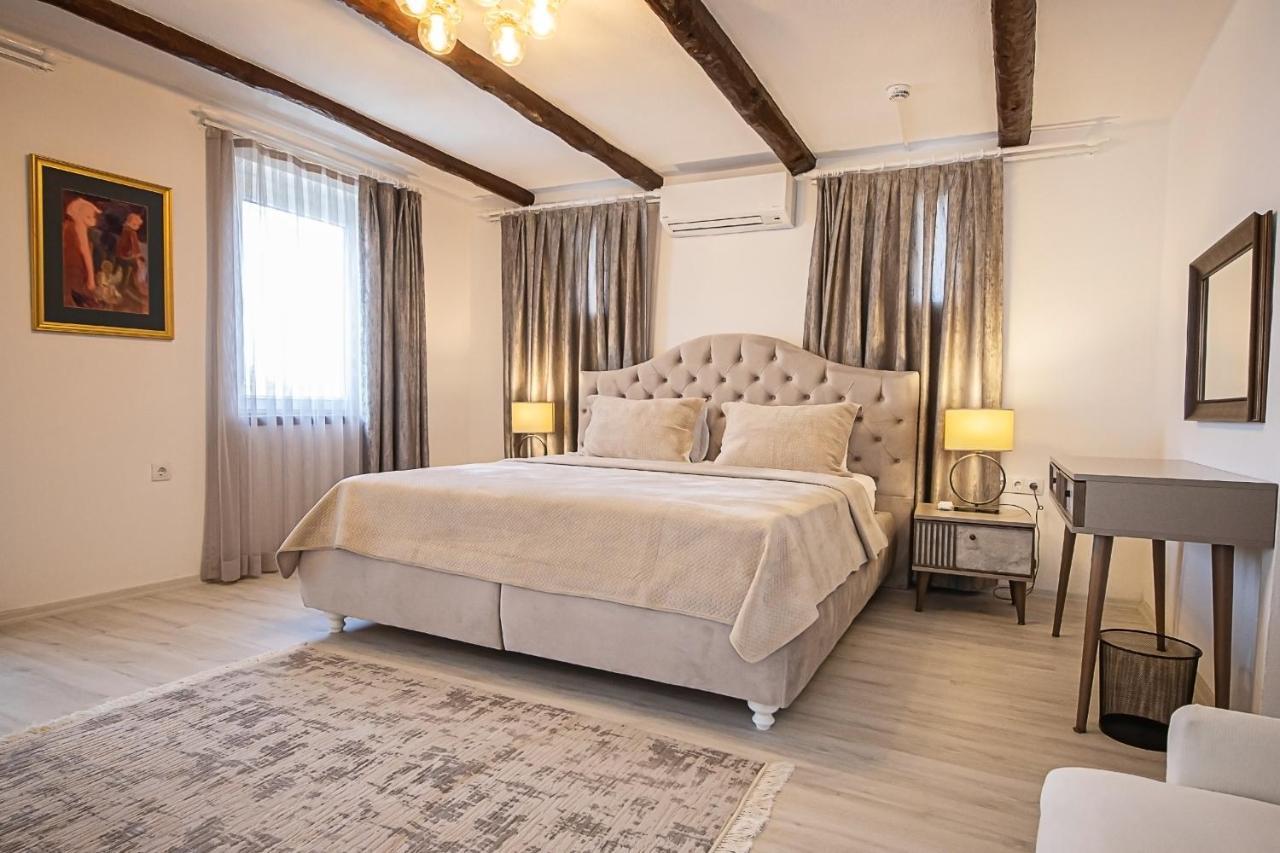 Flag Suites +12 Bodrum Bilik gambar