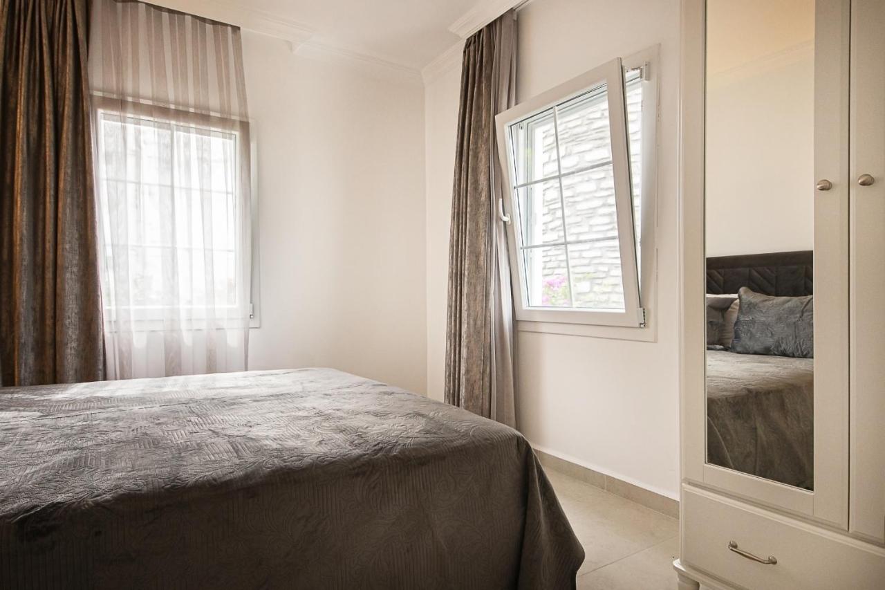 Flag Suites +12 Bodrum Bilik gambar