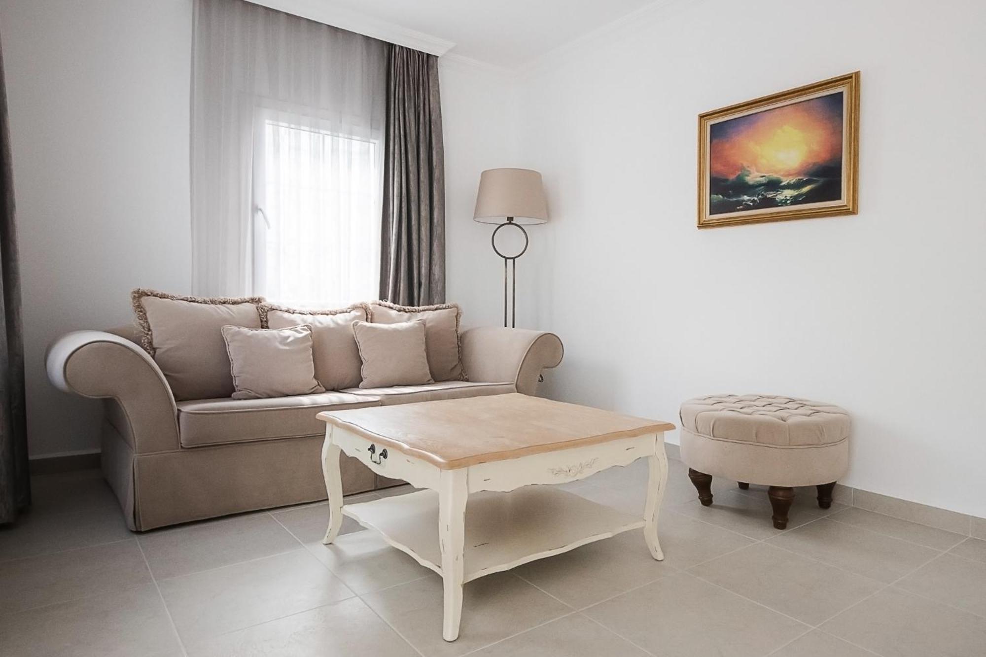 Flag Suites +12 Bodrum Bilik gambar