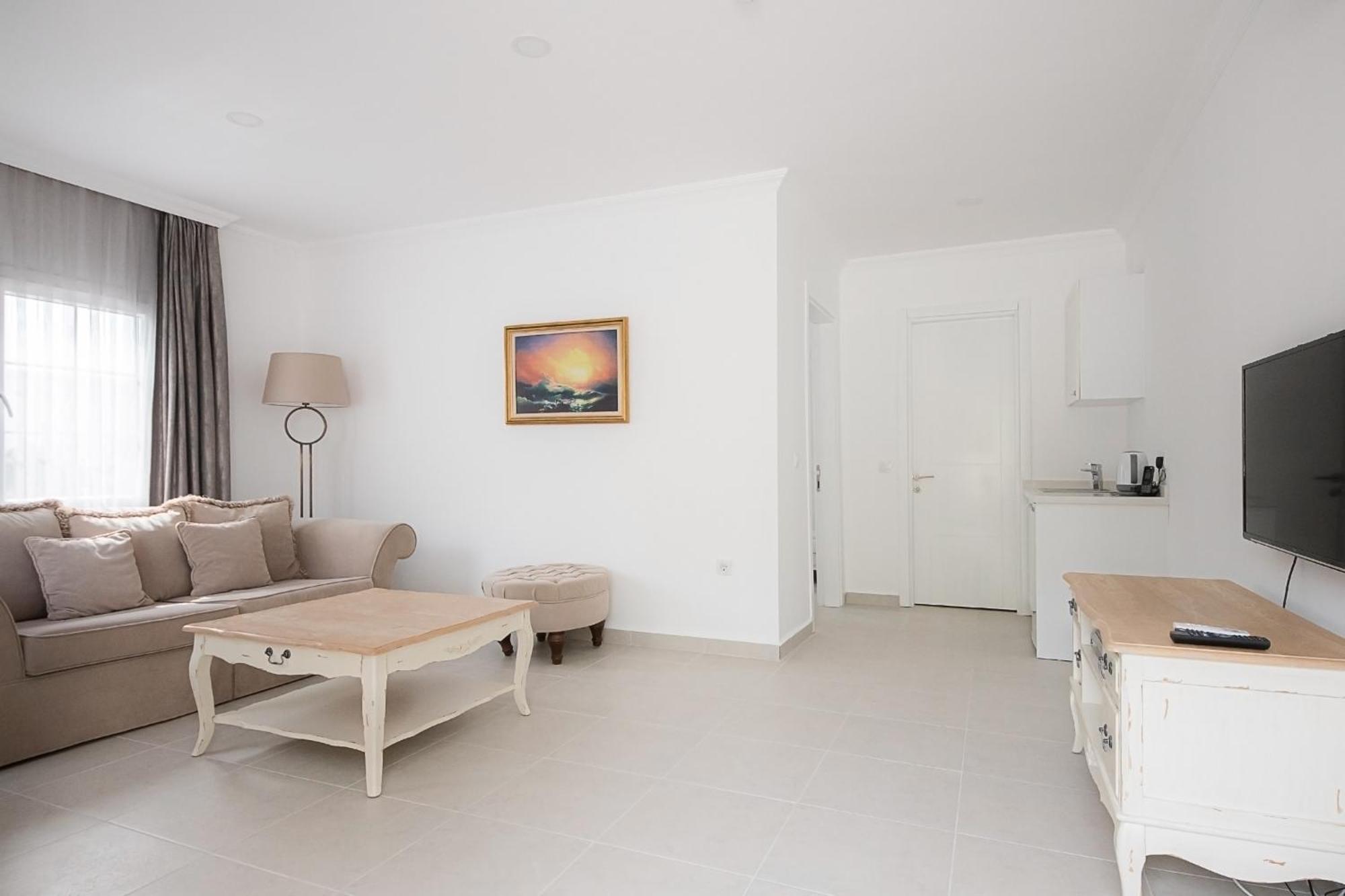 Flag Suites +12 Bodrum Bilik gambar