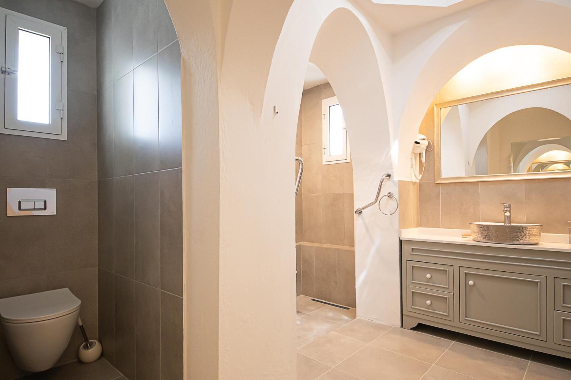 Flag Suites +12 Bodrum Bilik gambar